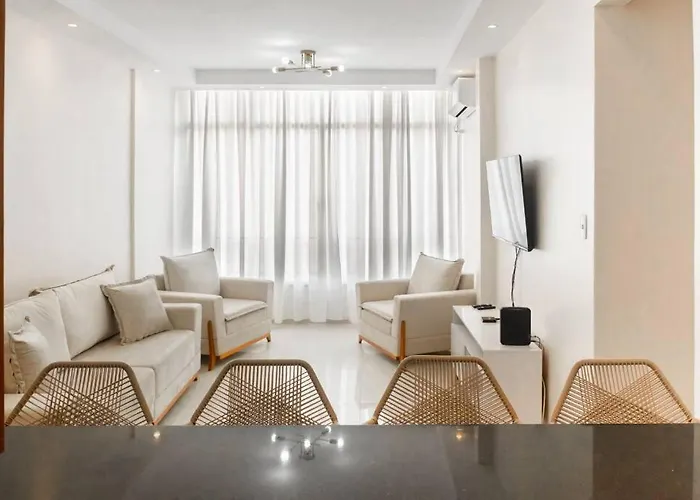 Apt Copacabana 1 Quadra Praia Com Vista Parcial Mar