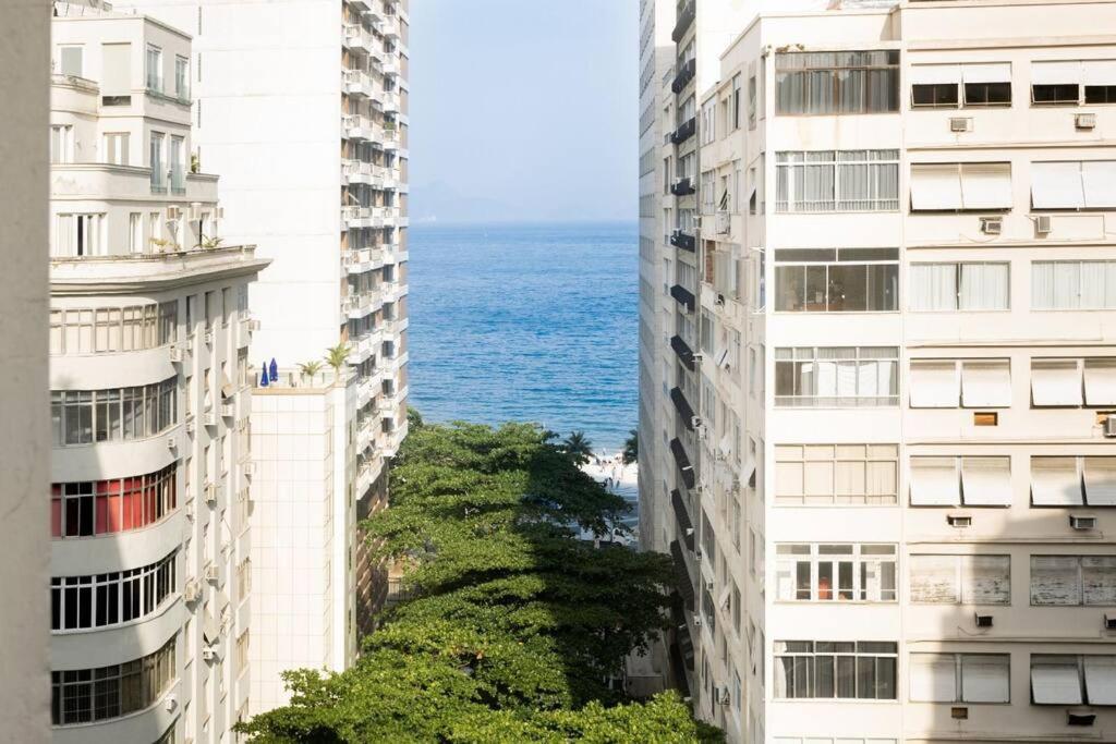 Apartamento Copacabana 1 Quadra Com Vista Parcial Mar Rio de Janeiro